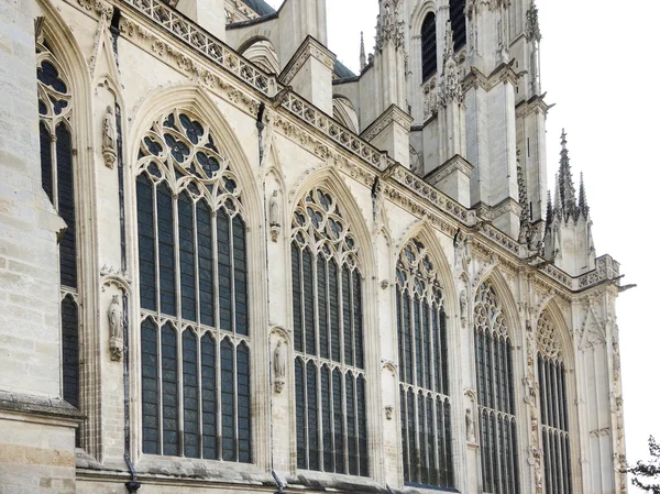 Seitenwand der mittelalterlichen Amiens-Kathedrale — Stockfoto