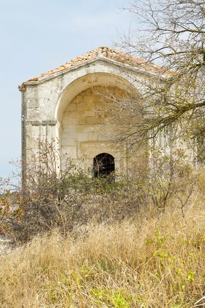 Mausoleum Dzhanike-Khanym in chuft-kale, Crimea — Stock Photo, Image