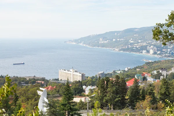 Vista da cidade de Yalta da região de Massandra — Fotografia de Stock