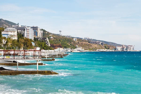 Vista da orla de Massandra em Yalta — Fotografia de Stock