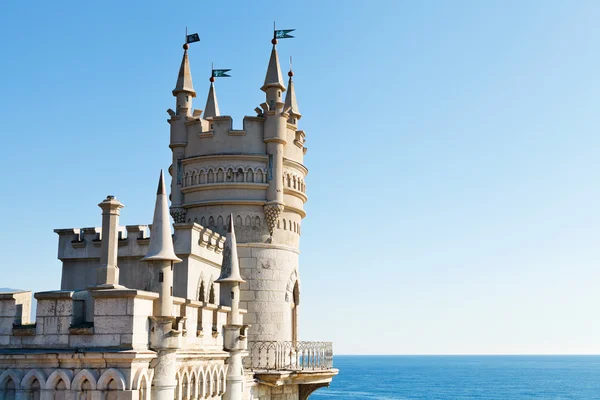 Palazzo del nido di rondine sulla costa meridionale del Crimea — Foto Stock