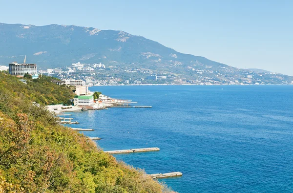 Vista de Yalta desde el distrito de Livadia, Crimea — Foto de Stock