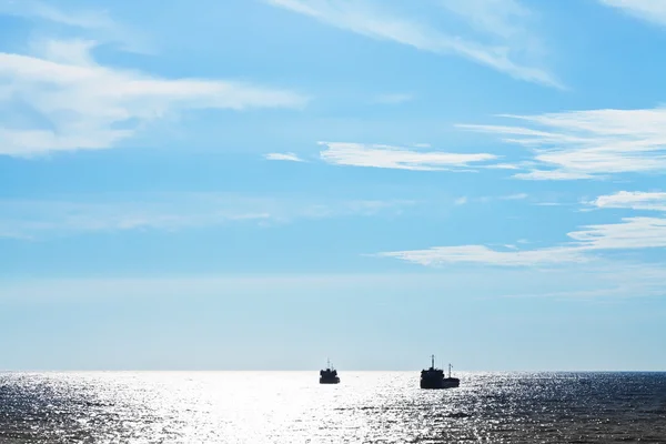 青い夜の黒海の船 — ストック写真