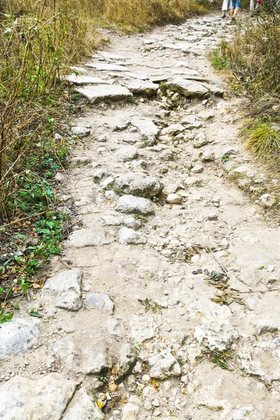 Medieval footpath to fortress town chufut-kale — Stock Photo, Image