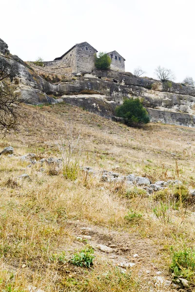 Buildings of medieval town chufut kale, Crimea — Stock Photo, Image