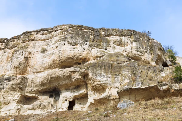 Grottorna i medeltida staden chufut-grönkål, Crimea — Stockfoto
