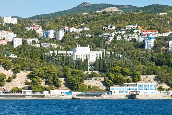 Strandpromenade in Koreiz Feriengebiet auf der Krim — Stockfoto