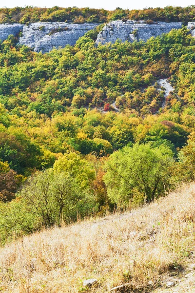 Vista do desfiladeiro mariam-dere nas montanhas da Crimeia — Fotografia de Stock