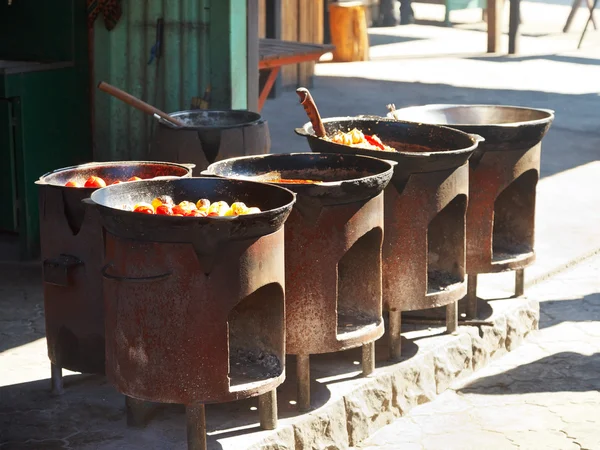 Cocina de platos tártaros en la cafetería al aire libre — Foto de Stock