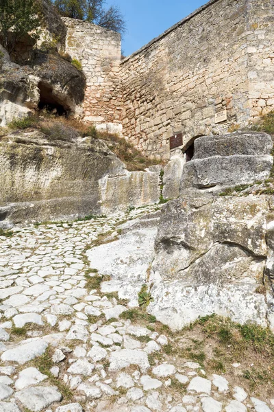 Mura fortificate di chufut-kale di citta nel Crimea — Foto Stock