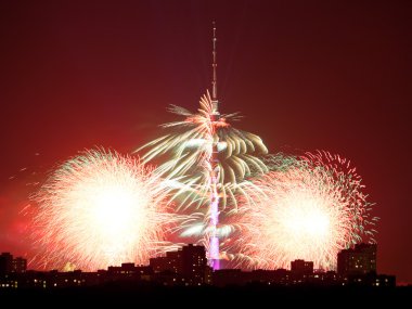 parlak havai fişek Ostankino Tv Tower Moskova civarındaki oteller