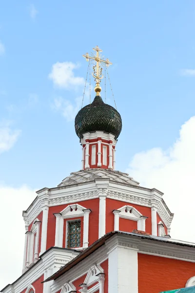 救世主教会 Zachatyevsky 修道院の門します。 — ストック写真