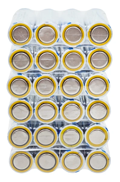 Confezione di batterie elettriche AA isolate su bianco — Foto Stock