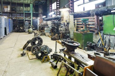 Torna ve parçaları ile parke mekanik atölye