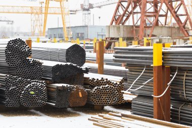 Açık depo metal boru Muhafazası