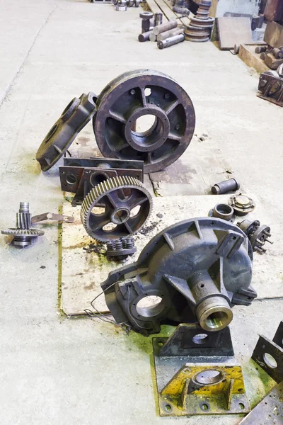 Details of disassembled engine in workshop — Stock Photo, Image