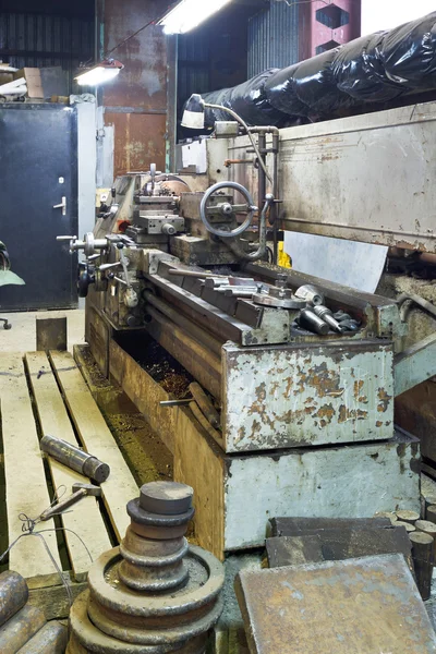 Old metal lathe machine — Stock Photo, Image