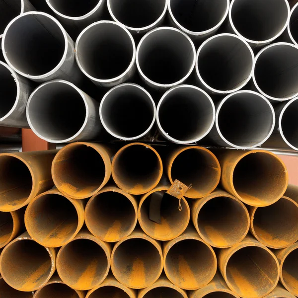 Topos de tubos de construção de perto — Fotografia de Stock