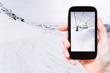 turist alarak fotoğraf Kayak izler ve Asansör Kayak