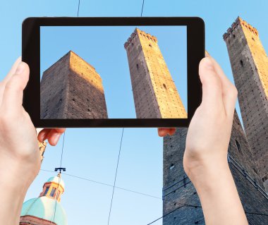 Fotoğraf Bologna Due Torri alarak turizm
