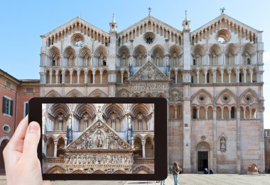 turist alarak fotoğraf Ferrara Katedrali