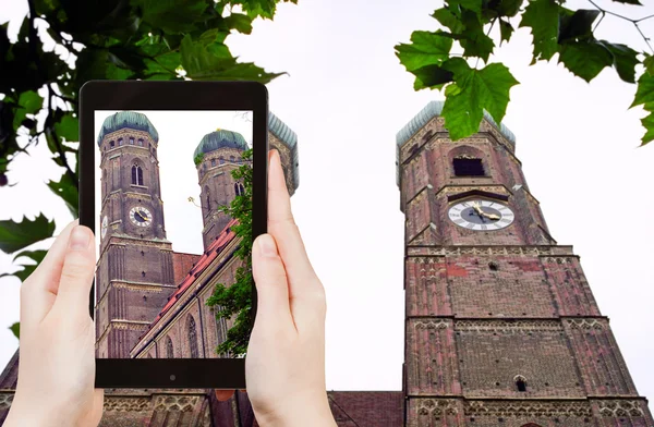Touristische fotos frauenkirche in münchen — Stockfoto