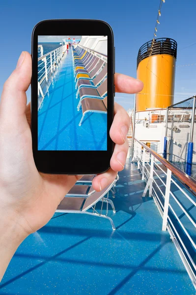 Toeristische foto's bovendek van cruise liner — Stockfoto
