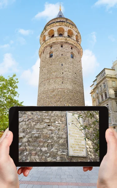 Touristenfotos vom Galata-Turm in Istanbul — Stockfoto