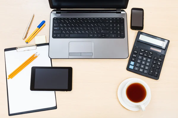 Business stilleben - ovanifrån av office tabell — Stockfoto