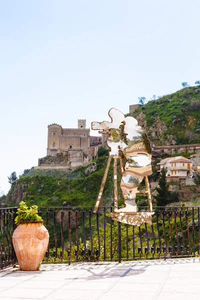 Statue von francis ford coppola in savoca, sizilien — Stockfoto