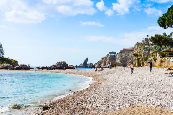 Praia da ilha de Isola Bella no mar Jónico, Sicília — Fotografia de Stock
