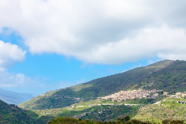 Mountain landscape with Savoca village in Sicily — Stock Photo, Image