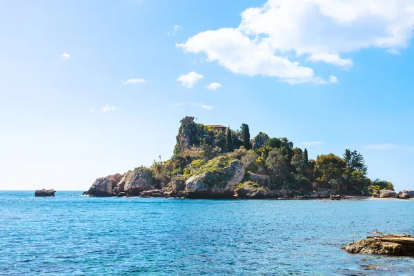 Ilha Isola Bella no mar Jónico perto de Taormina — Fotografia de Stock