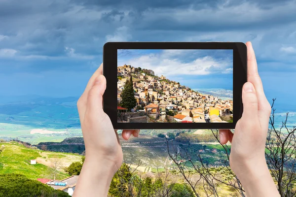 Foto de la ciudad de Aidone en Sicilia — Foto de Stock