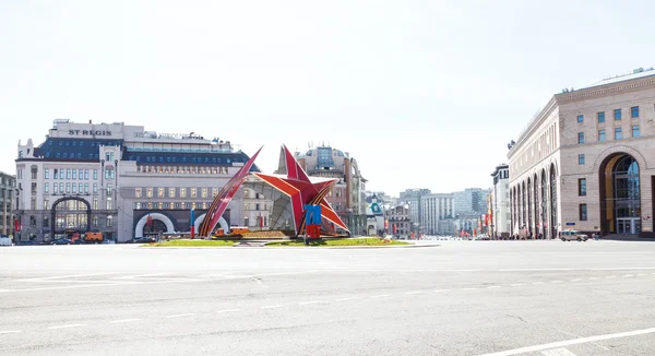 Памятник красной звезде на Лубянской площади в Москве — стоковое фото