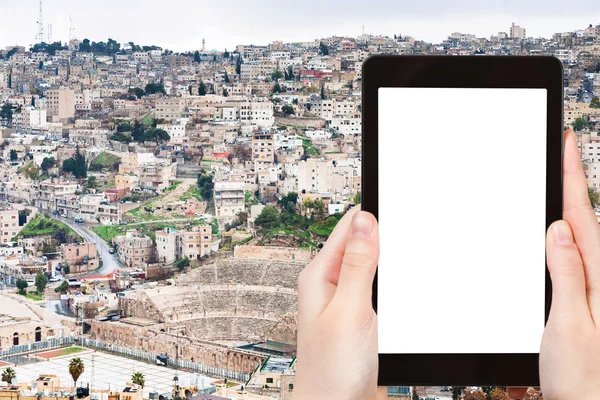 Tourist photographs skyline of Amman city, Jordan — Stock Photo, Image