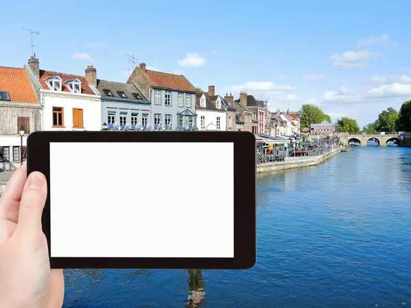 Tourist photographs of Quai Belu in Amiens city — Stock Photo, Image