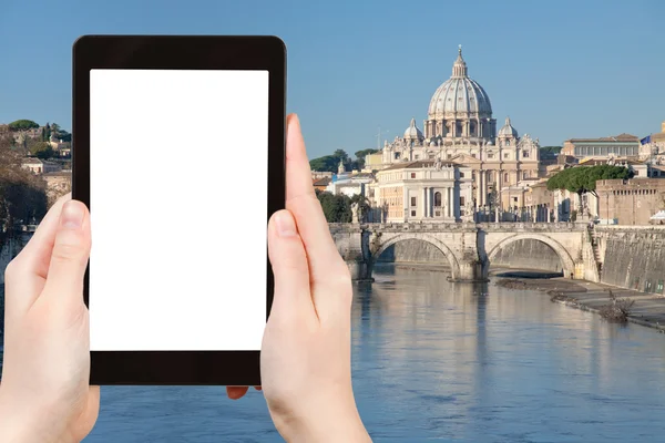 Turist fotoğraf Tiber Nehri St Peter Bazilikası — Stok fotoğraf