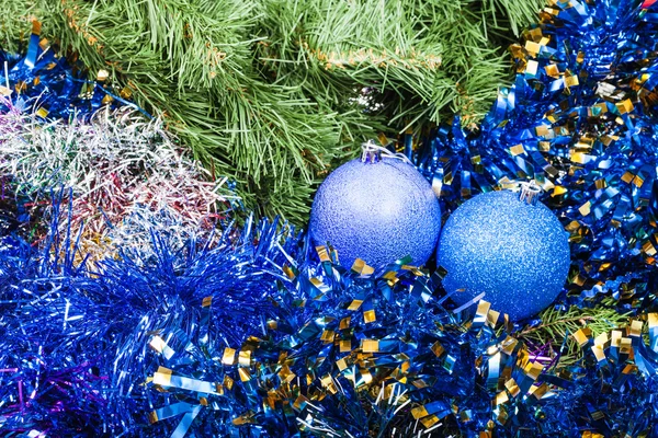 Niebieskie fioletowe bombki, blichtr, Boże Narodzenie Choinka 8 — Zdjęcie stockowe