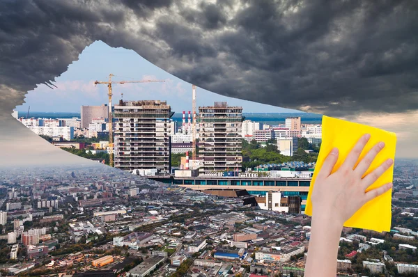 Городская панорама с зоной строительства — стоковое фото