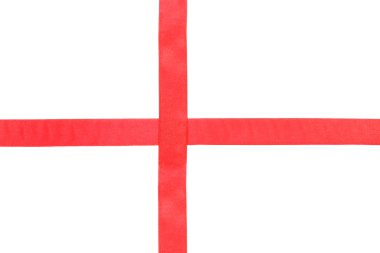 iki kırmızı saten şeritler izole kesişimi