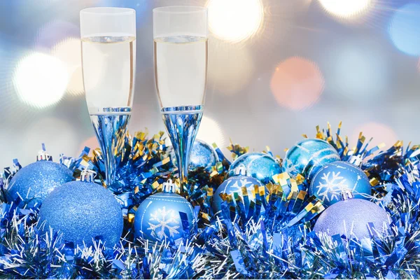 Glasses, blue Xmass balls on blurry background 6 — Stock fotografie