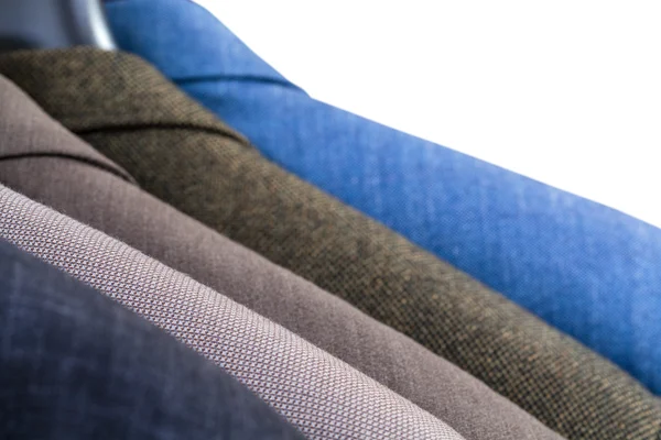 Askı üzerinde atelier terzilik içinde bitmiş kat