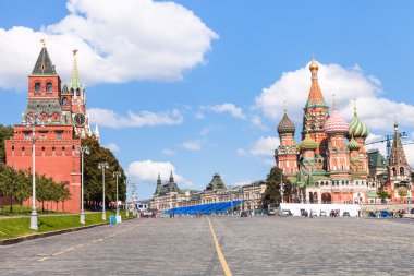 Vasilevsky Descent and Towers of Moscow Kremlin