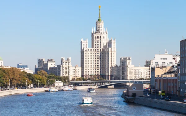 Panorama of Moskva River and tower in Moscow — Stok fotoğraf