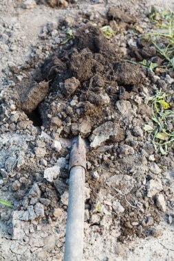 kazma kürek tarafından açması