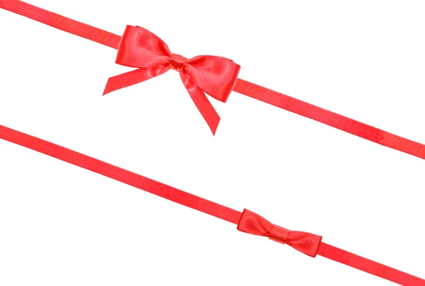 Röd satin rosett knuten och band på vit - ange 57 — Stockfoto