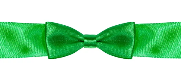 グリーン サテン リボン上の対称弓ノットをクローズ アップ — ストック写真