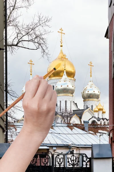 在秋天的俄罗斯教堂穹顶的着色 — 图库照片