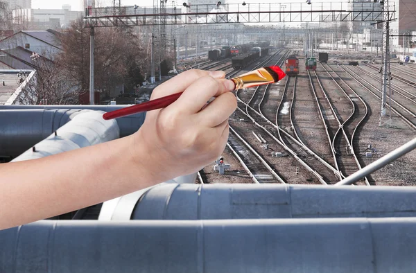 Pinsel bemalt rote Lok auf Bahn — Stockfoto